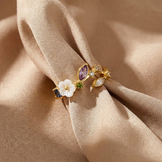 Crystal White Blossom Ring Gold